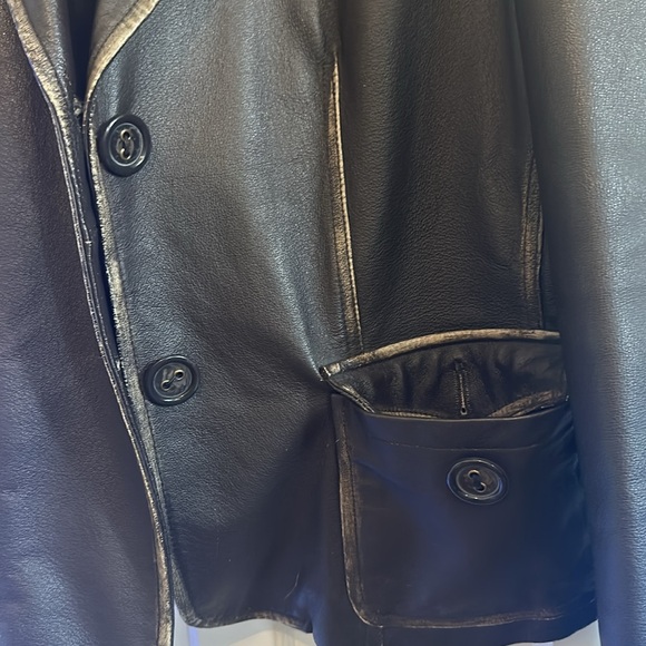 Leather jacket - Picture 9 of 16